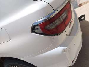 SUV d'occasion 2023, automatique, transmission intégrale, sièges en cuir, moteur 4.1-6L, régulateur de vitesse adaptatif, conduite à gauche, taille des pneus R18, toit ouvrant panoramique - Product Image 2