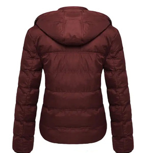 Chaqueta Larga Acolchada de Invierno para Mujer, con Capucha Desmontable, Diseño Transpirable de Punto, Logotipo e Impresión Personalizados - Product Image 2