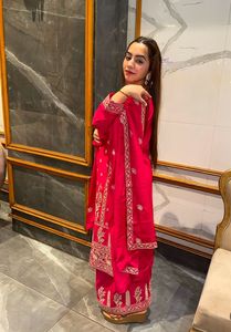 Traje Salwar Kameez paquistaní Súper elegante para ropa informal y formal disponible a precios al por mayor de La India - Product Image 3