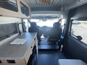 Se vende T-h-o-r C-o-l-e-m-a-n 1-7-D usado del año 2026 - Product Image 6