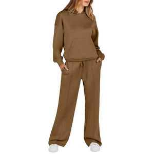 Ensemble pantalon de survêtement et sweat à capuche avec poche cargo pour femmes - Product Image 1