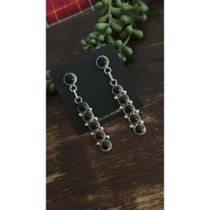Pendientes Colgantes Hechos a Mano por Navajo con Ónix y Plata de Ley, Joyería Cultural Coleccionable - Product Image 3
