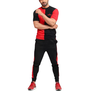 Chándal personalizado de manga corta y pantalones para correr para hombre para el verano con tejido fresco y de secado rápido, conjunto de chándal elegante para hombre - Product Image 1