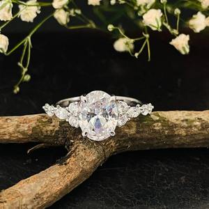 Bague de fiançailles de luxe chrétienne en or massif 14 carats avec diamant moissanite ovale de 2,00 carats - Product Image 3