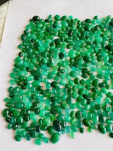 Forme et taille de mélange à facettes de pierres précieuses d'émeraude verte de Zambie naturelle Produit en vrac de pierres précieuses d'émeraude verte naturelle - Product Image 2