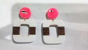 Pendientes de Resina de Diseño Moderno para Mujer, Alta Demanda, Precio al por Mayor en India, ABDUL REHMAN ENTERPRISES, 50 Pares MOQ - Product Image 3