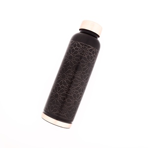 Bouteille d'eau personnalisée en cuivre naturel antique verres en métal certifiés ayurvédiques pour un bon entretien de la santé - Product Image 4