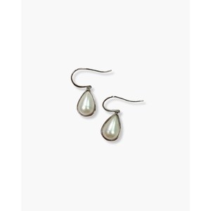 Pendientes de Gancho con Perlas en Forma de Gota, Perla Blanca con Diseño Elegante de Lágrima - Product Image 1