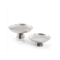 Support à gâteau en métal au design fabuleux pour la vaisselle et l'utilisation en restaurant, taille et forme personnalisables, 2 pièces, vente en gros