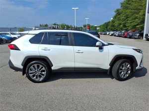 SUV d'occasion 2024 Turbo Automatique XLE Premium AWD R17 Volant à droite Sièges en cuir foncé ACC Porte-bagages de toit en alliage d'aluminium - Product Image 2