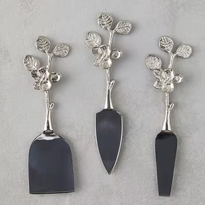 Elegante juego de cuchillos de queso de acero inoxidable pulido a mano, manijas de diseñador Floral, 3 piezas, apto para lavavajillas, regalos de inauguración de la casa afilados - Product Image 3