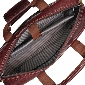 Sac fourre-tout élégant en cuir marron chary pour ordinateur portable Matériaux durables pour la fabrication de bagages - Product Image 3