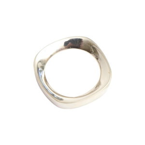 Rond de serviette en métal argenté fait à la main en gros à prix abordable d'Inde - Product Image 1
