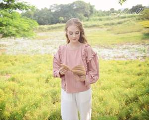 Chemise d'automne à manches longues en lin biologique pour femmes, tenue quotidienne respirante et confortable avec coupe décontractée et taille naturelle - Product Image 1