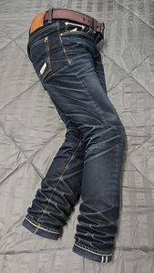 Jeans de créateur respirants solides pour hommes personnalisés pour l'hiver tube droit délavé bord brut style de rue fabriqué au Bangladesh - Product Image 2