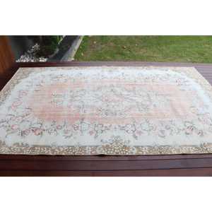 Alfombra Turca de 5.6x9.7 pies, Alfombra Vintage Grande, Alfombra Blanca con Puntos Rosas - Product Image 3