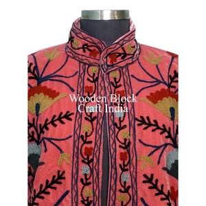 Veste courte d'hiver en velours vintage faite à la main, brodée de fleurs, style bohème, bomber, coupe-vent, vêtement d'extérieur chaud pour l'hiver - Product Image 4