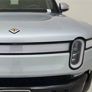 Rivian R1S Edición de Lanzamiento 2022, Usado en Buenas Condiciones, Estándar de Fábrica - Product Image 2