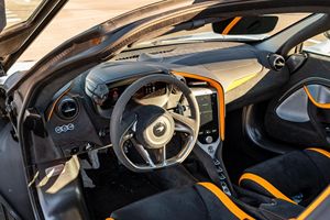 Vehículos Usados de Segunda Mano, Mc-Laren 750S 2024, 740 hp, Listos para Enviar - Product Image 2