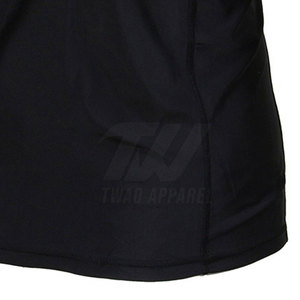 Haut de compression durable avec étirement dans les quatre sens pour l'entraînement, la course et l'utilisation en extérieur. - Product Image 6