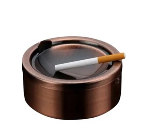 Vente chaude en gros accessoires pour fumeurs cendrier en métal léger et portable intérieur extérieur cendrier pour cigarettes cendrier pour cigares - Product Image 6