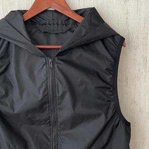 Chaleco cortavientos con capucha para hombre, de alta calidad, el más vendido, informal, moderno, sin mangas, con cremallera, para gimnasio y correr al aire libre. - Product Image 2