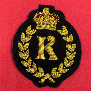 Insignias de Moda Bordadas a Mano con Cuentas y Hilo de Bullion, Hechas a Medida al por Mayor, Ecológicas, Ligeras y de Alta Calidad - Product Image 1