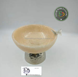 Tazón de Servir Decorativo de Resina de Lujo Hecho a Mano de la Mejor Calidad para Cocina y Mesa con Base de Metal Repujado para Bodas y Fiestas por FWE - Product Image 3