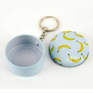 Porte-clés rond mini en métal style boîte à fruits, porte-monnaie tendance en alliage, impression UV, logo personnalisable, matériau en alliage de zinc - Product Image 6