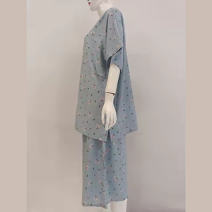 ชุดนอนผ้าเรยอนสั้นสำหรับผู้หญิง, ชุดนอนผ้าเรยอนเอวยางยืดสีพื้นพิมพ์ลายดอกไม้ใส่ในฤดูร้อน - Product Image 5