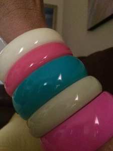 Brazalete de Resina Multicolor de Talla Grande, Hecho a Mano, de Alta Calidad, India - Product Image 4