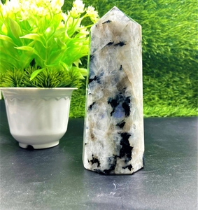 Tour de pierre de lune arc-en-ciel, pointe de cristal arc-en-ciel Obelisk naturel blanc bleu minéral guérison Chakra Quartz Reiki pierre Flashy - Product Image 1