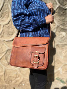 Bandolera de cuero de cabra Real hecha a mano para portátil, 9x11 pulgadas - Product Image 3