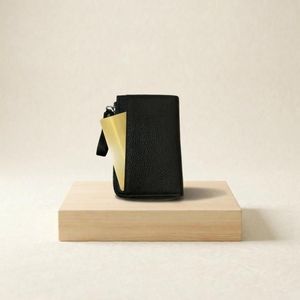 Porte-clés en cuir véritable de daim avec blocage RFID - Porte-clés élégant et portable - Product Image 4