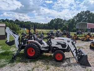 Tractor BOBCAT CT2540CH con Cabina y Cargador Frontal, Tractor Agrícola Compacto 4x4, Potente Vehículo Utilitario para Trabajos de Campo y Jardinería - Product Image 2