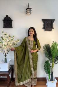 Dernier Designer Lourd Faux Georgette Avec Lourde Broderie Séquence Travail Palazzo Suit Par Fab Zone - Product Image 2