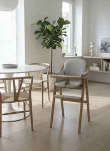 Chaise haute pour bébé en teck moderne de qualité supérieure avec ceinture de sécurité et réglage de l'alimentation pour une utilisation à l'hôpital et en entrepôt - Product Image 6