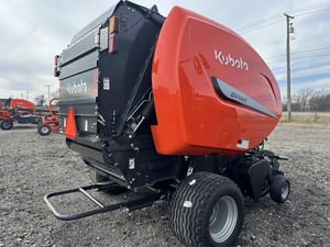 Empacadora redonda Kubota BV5160 2023 para heno con motor central y componentes de caja de cambios - Product Image 5