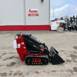 รถตักล้อยาง Toro TX525 มือสอง สีแดง เครื่องยนต์เบนซิน 75 กิโลวัตต์ ความจุบุ้งกี๋ 6.45 ลูกบาศก์เมตร สำหรับงานจัดสวนและก่อสร้างอเนกประสงค์ - Product Image 4