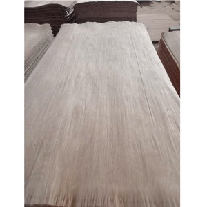 Construcción Vietnam Categorías cruzadas Consolidación Gurjan Face Design 2500mm Chapa de madera contrachapada para puertas de muebles e interiores - Product Image 3