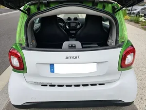 2017 S M A R TT สำหรับรถ ForTwo Coupe III (2) รุ่น ELECTRIC 60 PRIME ออปชั่นเต็มรูปแบบ พร้อมภาษีมูลค่าเพิ่ม (VAT) รถยนต์ไฟฟ้า ชาร์จเร็ว พร้อมแบตเตอรี่ลิเธียม และอุปกรณ์ชาร์จในรถ - Product Image 4
