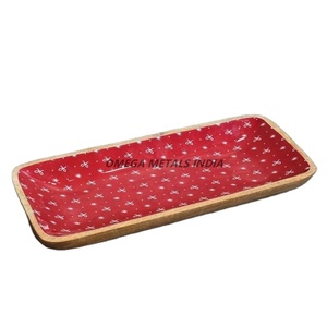 Últimos diseños Bandeja decorativa para servir en color rojo vibrante con forma rectangular Patrón único Ideal para entretener a los invitados - Product Image 1