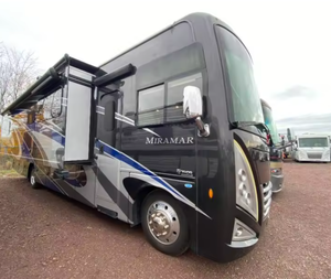 Autocaravana/Remolque de Viaje T-h-o-p-r M-o-t-o-r C-o-a-c-h Miramar 35.2 Rvs, Modelos 2020, 2022, 2023, 2024, 2025 - Product Image 3