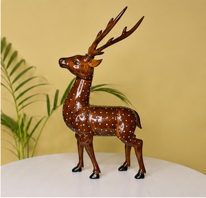 Figura de Ciervo Tallada a Mano en Madera con Puntos Brillantes, Decoración Tradicional para Sala de Estar, Uso en Interiores - Product Image 6