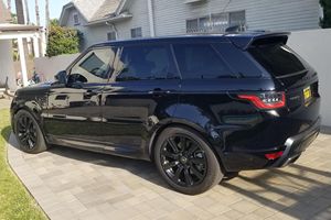 Range Rover Sport HSE 2020 d'occasion en bon état, environ 12 700 milles, peu modifié, pack extérieur noir - Product Image 2