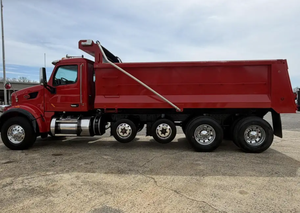 Camión Volquete Usado 2021 2022 Peterbilt 567 de Tres Ejes, 510HP, Automático de 6 Velocidades - Product Image 4
