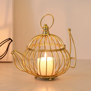 Portavelas de Alambre Estilo Tetera, Elegante Metal con Acabado Dorado para Centro de Mesa, Decoración del Hogar, Sala de Estar y Fiestas - Product Image 1