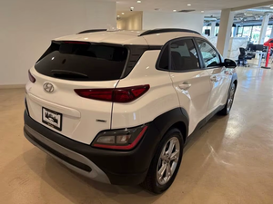 Hyundai Kona SEL AWD Plus 2023 d'occasion en excellent état, sans accident, conduite à gauche/droite - Product Image 2