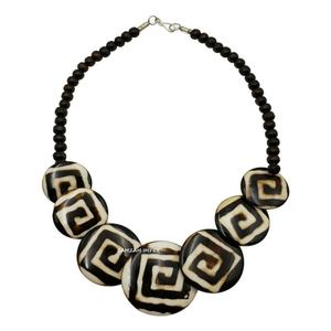 2025 nouveauté bijoux africains résine corne de buffle collier bavoir avec impression batik - Product Image 2