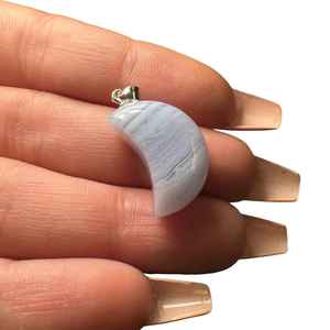 Pendentif en cristal délicat fabriqué à la main Collier en argent avec pierres précieuses naturelles Bijoux uniques pour femmes - Product Image 4